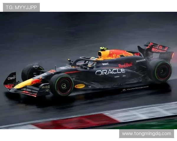F1赛季新动向：红牛车队再创辉煌 迈凯伦势头强劲 驾驶员竞争愈加激烈