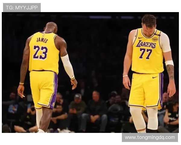 詹姆斯突破历史得分记录带领湖人逆转胜勇士，迎来新里程碑